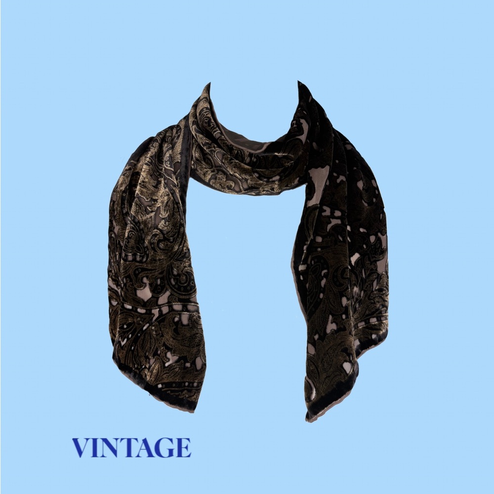 The Velvet Vine Scarf